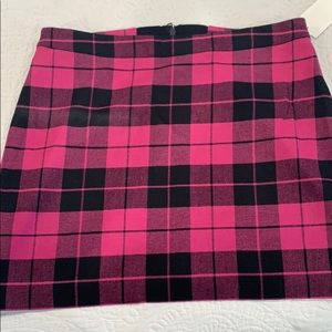 Get ready for fall!  Pink and black miniskirt 💕